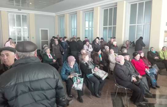 Новости Винницы и области / Коли у Вінниці зникнуть черги за «Муніципальною карткою» для пільговиків / Інформаційний портал На Париже Новини Вінниці / Коли у Вінниці зникнуть черги за «Муніципальною карткою» для пільговиків