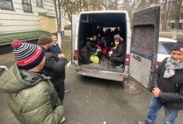 Фото 13 — Common Help UA: історії евакуації понад 1000 людей – Ірпінь, Буча, Київ. Про людей, равликів, небезпеку і взаємодопомогу