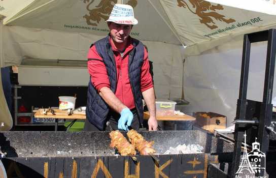 Новини Вінниці / Чача, хачапурі, хінкалі: у Вінниці стартував дводенний фестиваль грузинської культури