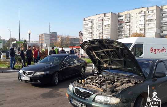 Новини Вінниці / У Вінниці водії, які протестували проти підвищення цін на пальне, заблокували заправки