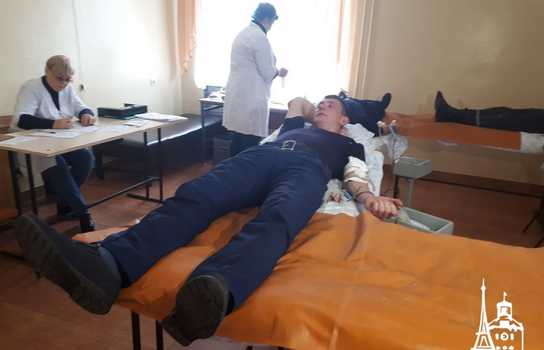 Новини Вінниці / Майбутні вінницькі рятувальники сьогодні стали донорами та поповнили банк крові 