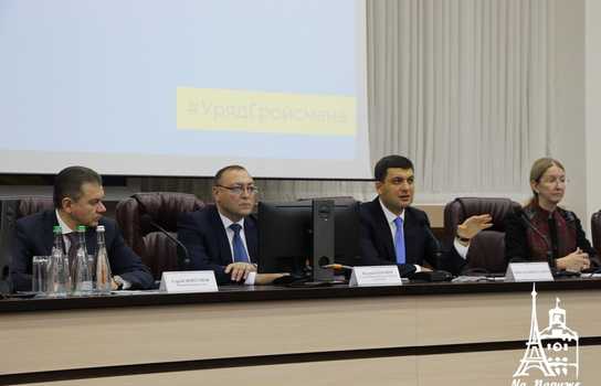 Новини Вінниці / Гройсман у Вінниці: Україна забезпечена вакциною, однак люди не активно вакцинуються