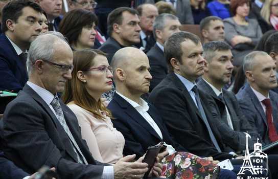 Новини Вінниці / Гройсман у Вінниці: Україна забезпечена вакциною, однак люди не активно вакцинуються