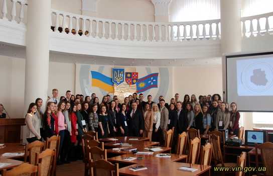 Новини Вінниці / Молодь Вінниччини під час зустрічі із Валерієм Коровієм обговорила виклики сьогодення та перспективи співпраці