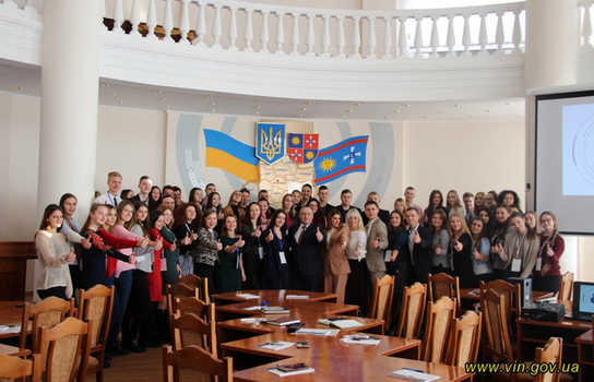 Новини Вінниці / Молодь Вінниччини під час зустрічі із Валерієм Коровієм обговорила виклики сьогодення та перспективи співпраці