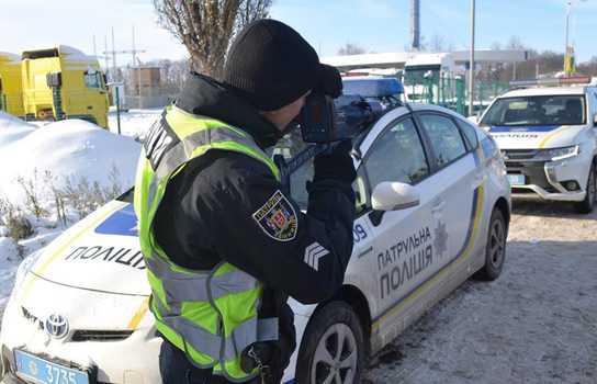 Новини Вінниці / Дві години – 30 порушників: начальник патрульної поліції Вінниччини розповів про перші результати роботи інспекторів з радаром