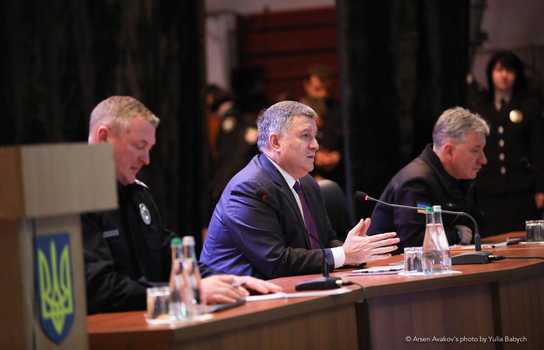 Новини Вінниці / Вінницькі поліцейські отримали від Арсена Авакова новенькі авто