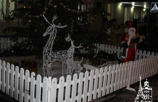 Новини Вінниці / Депутати від БПП Чаленко і Власюк відкрили ялинку для мешканців мікрорайону у Вінниці 