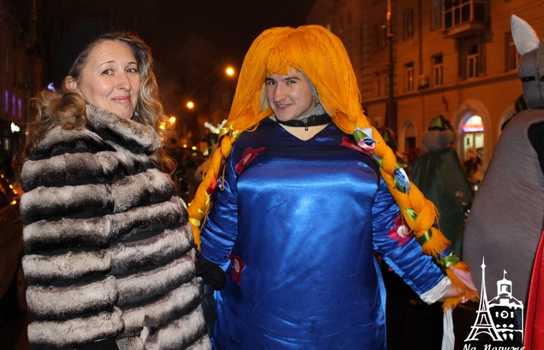 Новини Вінниці / У Вінниці запрацювала резиденція Миколая та Санта-Клауса. Святий приїхав на санях, запряжених парою оленів (ФОТО)