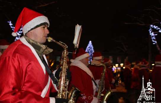 Новини Вінниці / У Вінниці запрацювала резиденція Миколая та Санта-Клауса. Святий приїхав на санях, запряжених парою оленів (ФОТО)