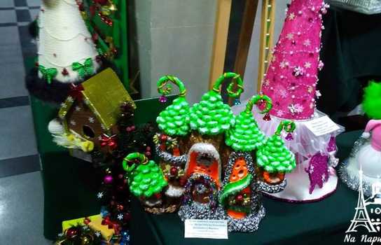 Новини Вінниці / У Вінниці в холі мерії з новорічних робіт школярів та дошколяриків створили «Зимову феєрію» (ФОТО)