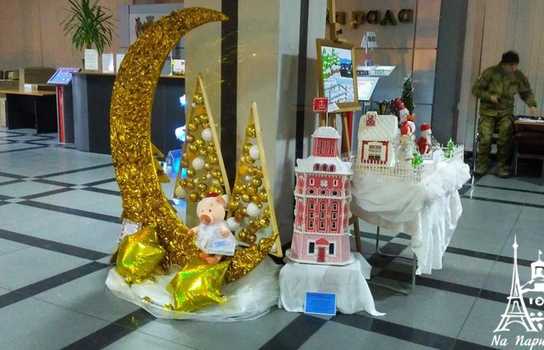 Новини Вінниці / У Вінниці в холі мерії з новорічних робіт школярів та дошколяриків створили «Зимову феєрію» (ФОТО)