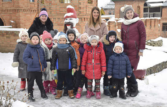Новини Вінниці / Лариса Білозір: «Ми прагнули, щоб якомога більше діток поринули у святкову передноворічну атмосферу»