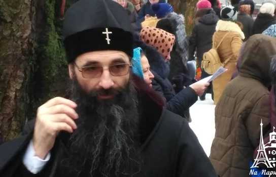 Новини Вінниці / Молитовне стояння під судом: до Вінниці з’їхалися священики та віряни Московського патріархату на акцію проти Симеона