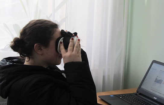 Новини Вінниці / Барська бібліотека отримала для своїх читачів 3-D окуляри за «лайки» у Facebook 