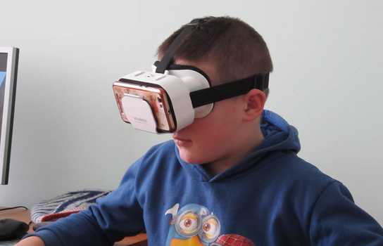 Новини Вінниці / Барська бібліотека отримала для своїх читачів 3-D окуляри за «лайки» у Facebook 