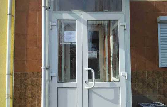 Новини Вінниці / Подробиці нападу на приймальню БПП у Вінниці: що потрапило на запис камери? (ФОТО)