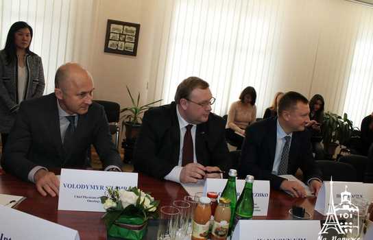 Новини Вінниці / У Вінниці створять українсько-корейський науково-дослідний центр в якому шукатимуть ліки від раку