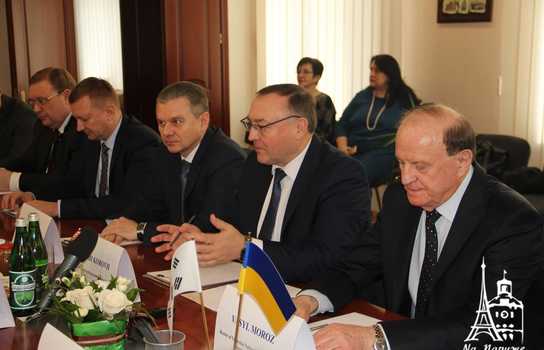 Новини Вінниці / У Вінниці створять українсько-корейський науково-дослідний центр в якому шукатимуть ліки від раку