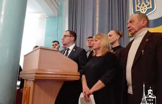 Новини Вінниці / Вінницька облрада відмовилась розглядати питання про імпічмент Президенту (ФОТО)