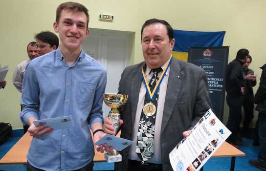 Новини Вінниці / Перший чемпіонат України з шахів серед аматорів зібрав у Вінниці 180 гравців (ФОТО)