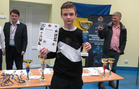 Новини Вінниці / Перший чемпіонат України з шахів серед аматорів зібрав у Вінниці 180 гравців (ФОТО)