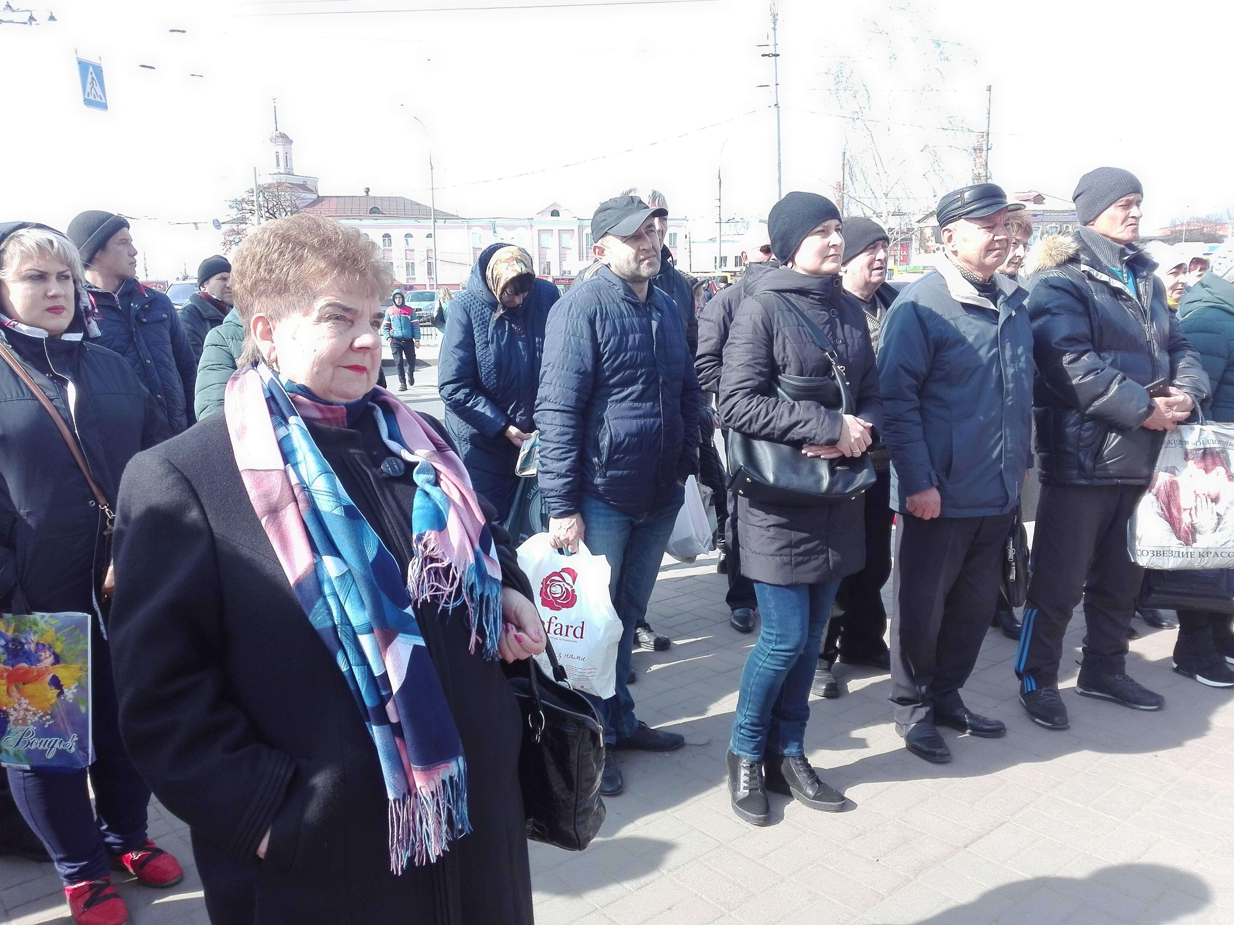 Новини Вінниці / На залізничному вокзалі Вінниці військовий оркестр заграв на честь добровольців (ВІДЕО)