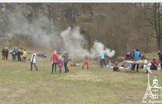 Новини Вінниці / У «день тиші» вінничани вийшли прибирати улюблену зону відпочинку на Сабарові (ФОТО)