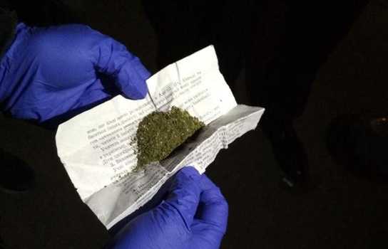 Новини Вінниці / У Вінниці молодик під «кайфом» серед ночі катався по трамвайних коліях на вкраденому електросамокаті