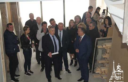 Новини Вінниці / У Вінниці театр ляльок переїжджає в «Книжку». Як триває підготовка до новосілля перевірив губернатор