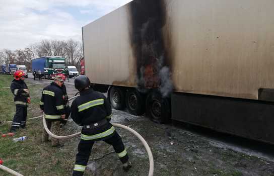 Новини Вінниці / На Вінниччині зайнялась вантажівка