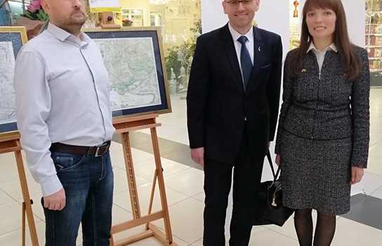 Новини Вінниці / Вінницька виставка копій старовинних карт почала мандрувати Україною. Експозицію презентували у Тернополі