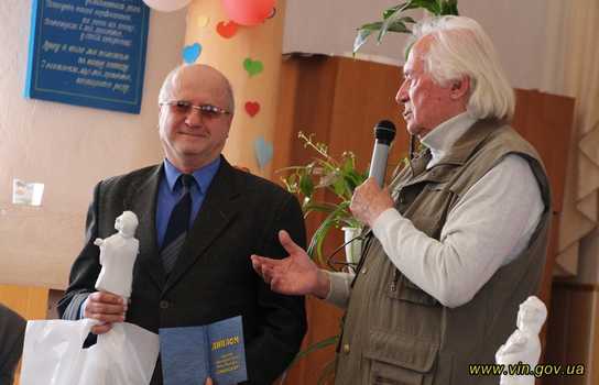 Новини Вінниці / Стали відомі імена лауреатів нової літературної премії імені Олега Чорногуза