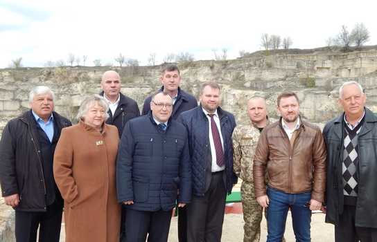 Новини Вінниці / У Піщанському районі відновлять видобуток вапняку. Виробничу лінію вже запущено 