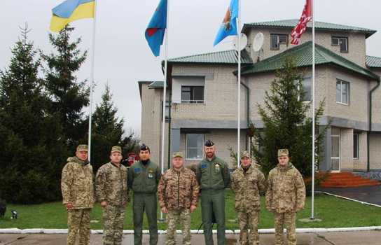 Новини Вінниці / Чим зацікавились італійські офіцери у військовій частині під Вінницею (ФОТО)