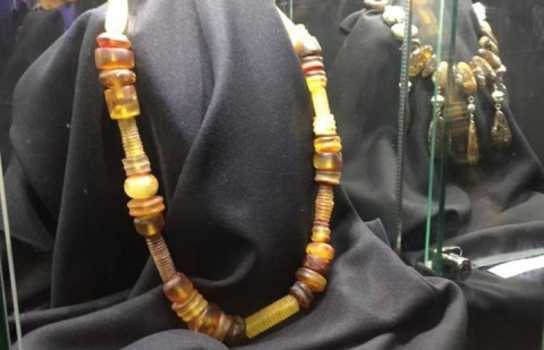 Новини Вінниці / У Вінницькому музеї з’явився новий експонат - копія намиста з Гордіївського могильника