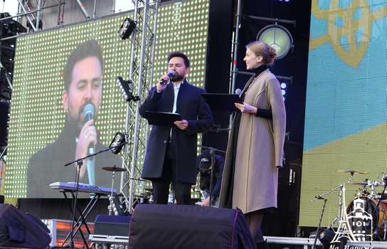 Новини Вінниці / Відкриття фонтану «Рошен» у Вінниці: рекордна кількість зірок та «несподіваний» Президент (ФОТО, ВІДЕО)