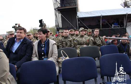 Новини Вінниці / Відкриття фонтану «Рошен» у Вінниці: рекордна кількість зірок та «несподіваний» Президент (ФОТО, ВІДЕО)