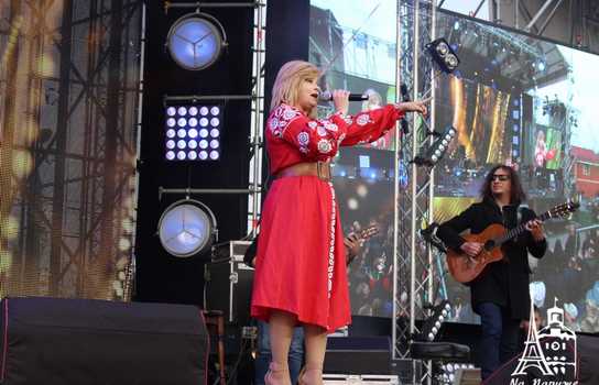 Новини Вінниці / Відкриття фонтану «Рошен» у Вінниці: рекордна кількість зірок та «несподіваний» Президент (ФОТО, ВІДЕО)