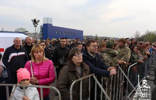 Новини Вінниці / Відкриття фонтану «Рошен» у Вінниці: рекордна кількість зірок та «несподіваний» Президент (ФОТО, ВІДЕО)