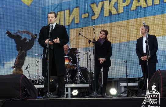 Новини Вінниці / Відкриття фонтану «Рошен» у Вінниці: рекордна кількість зірок та «несподіваний» Президент (ФОТО, ВІДЕО)