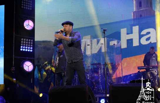 Новини Вінниці / Відкриття фонтану «Рошен» у Вінниці: рекордна кількість зірок та «несподіваний» Президент (ФОТО, ВІДЕО)