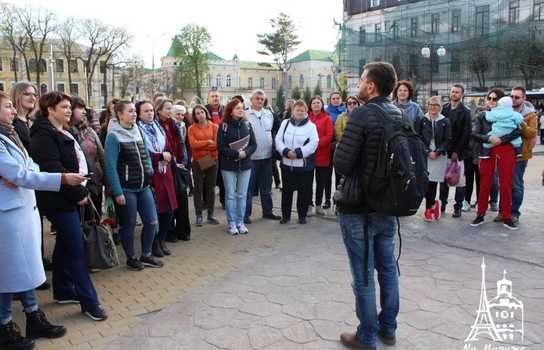 Новини Вінниці / «Він вже увійшов в історію на рівні з Мазепою, Петлюрою, Скоропадським та Бандерою»: як на Майдані у Вінниці дякували Петру Порошенку (ФОТО, ВІДЕО)