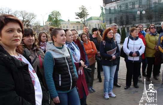 Новини Вінниці / «Він вже увійшов в історію на рівні з Мазепою, Петлюрою, Скоропадським та Бандерою»: як на Майдані у Вінниці дякували Петру Порошенку (ФОТО, ВІДЕО)