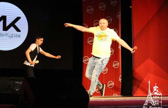 Новини Вінниці / Зірки гумору побували у Вінниці на концерті регіональної «Ліги сміху»: про вибори жартували теж (ФОТО, ВІДЕО)