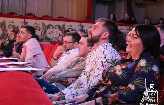 Новини Вінниці / Зірки гумору побували у Вінниці на концерті регіональної «Ліги сміху»: про вибори жартували теж (ФОТО, ВІДЕО)