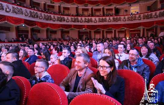 Новини Вінниці / Зірки гумору побували у Вінниці на концерті регіональної «Ліги сміху»: про вибори жартували теж (ФОТО, ВІДЕО)