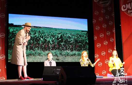 Новини Вінниці / Зірки гумору побували у Вінниці на концерті регіональної «Ліги сміху»: про вибори жартували теж (ФОТО, ВІДЕО)