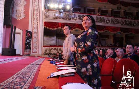 Новини Вінниці / Зірки гумору побували у Вінниці на концерті регіональної «Ліги сміху»: про вибори жартували теж (ФОТО, ВІДЕО)