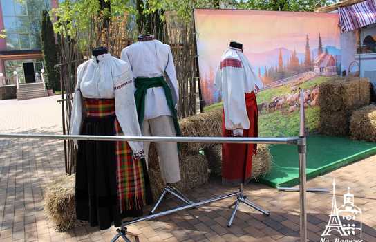 Новини Вінниці / «Великоднє диво» у центрі Вінниці: гігантські писанки, майстер-класи та виступи етнографічних творчих колективів (ФОТО)